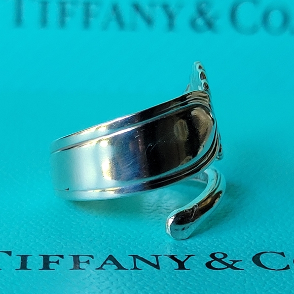 1880 Tiffany & Company Spoon Ring in Sterling Silver size 5 - Picture 16 of 16